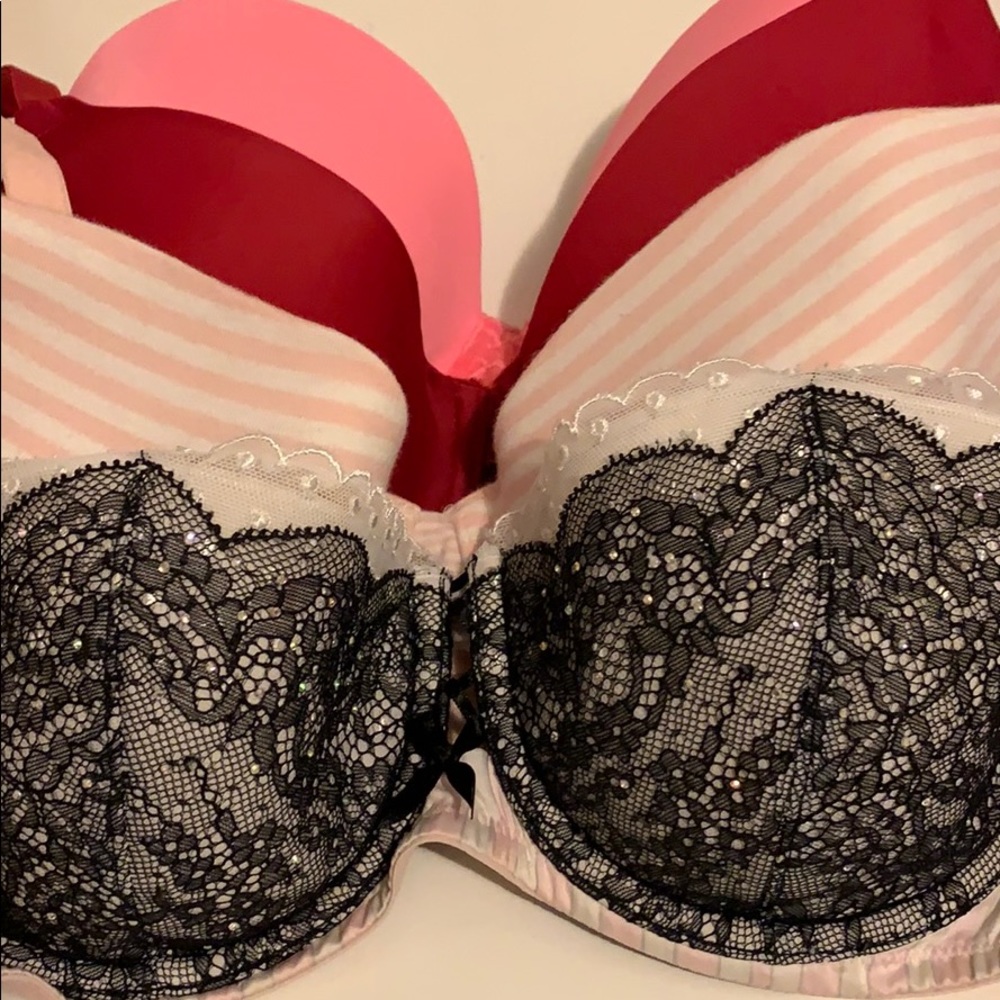 Set of 4 bras Victoria Secrets all sized 34D